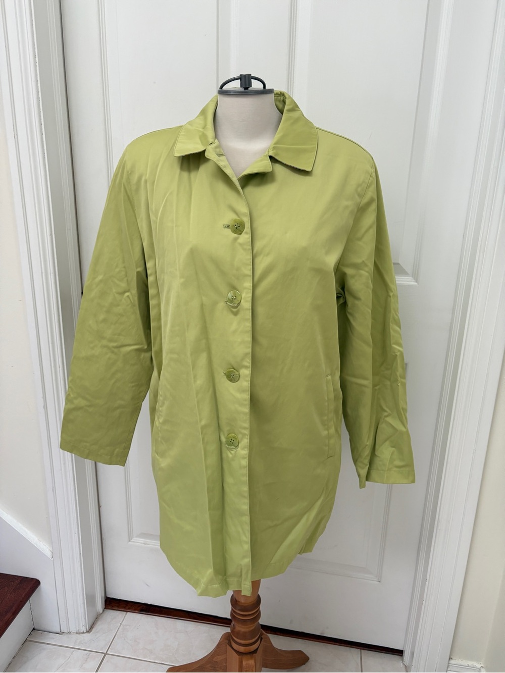 Fitz-Wright Women's Light Green Button-Up Trench Coat